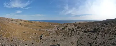 Gökçeada Kaya Mezarları: Antik Sarkofaj Atölyesi Rehberi
