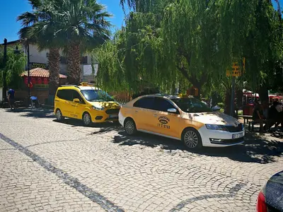Gökçeada'da Dolmuş Saatleri ve Ulaşım Rehberi 2025
