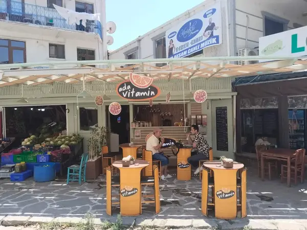 Ada Vitamin Waffle Cafe