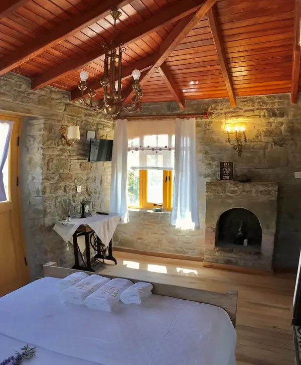 Sarı Keçi Taş Pansiyon