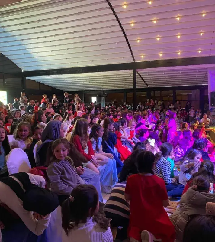 Gökçeada'da 23 Nisan Coşkusu: Minikler Tiyatroyla Bayram Etti