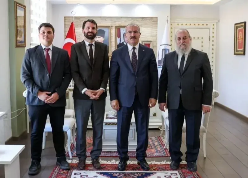 Gökçeada Metropoliti Kirillos Sykis ve Rum okulu yöneticileri Çanakkale Valisi Toraman'ı ziyaret etti