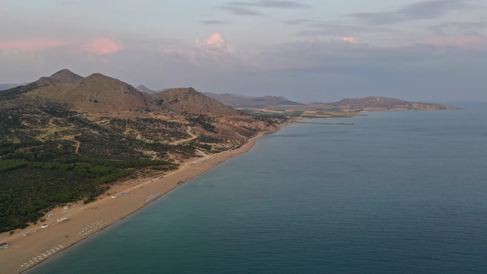Gökçeada Gizli Liman - berrak deniz ve kayalıklar