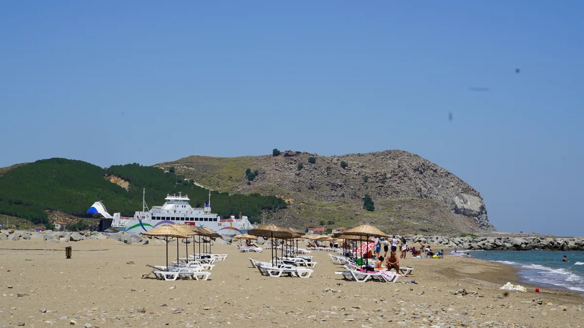 Kuzulimanı Plajı - kafe ve dinlenme alanı