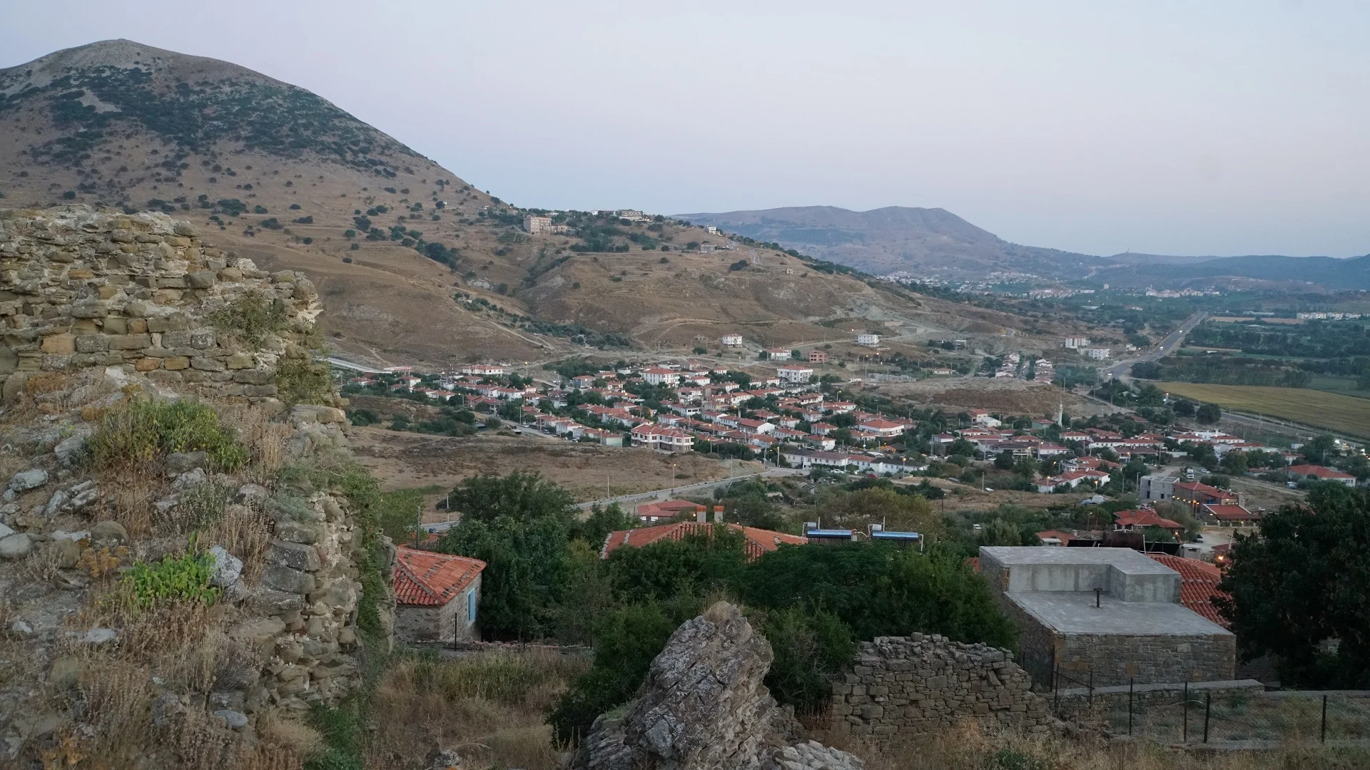 Yenibademli Köyü Rehberi: Gökçeada'nın Kalabalık Köyü