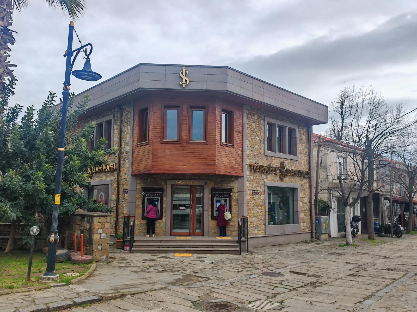 Gökçeada'da Bankalar ve ATM'ler: Bilmeniz Gerekenler