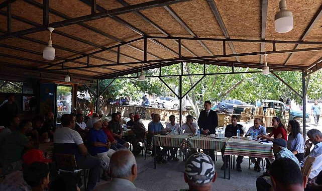 Gökçeada Kaymakamı Osman Acar Uğurlu Köyü'nde vatandaşlarla buluştu