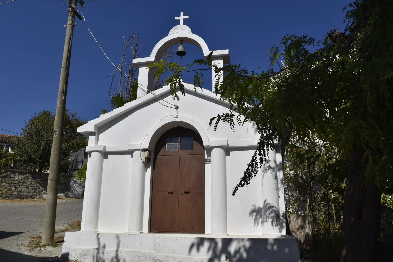 Gökçeada Rum köyünde tarihi kilise ve taş mimari