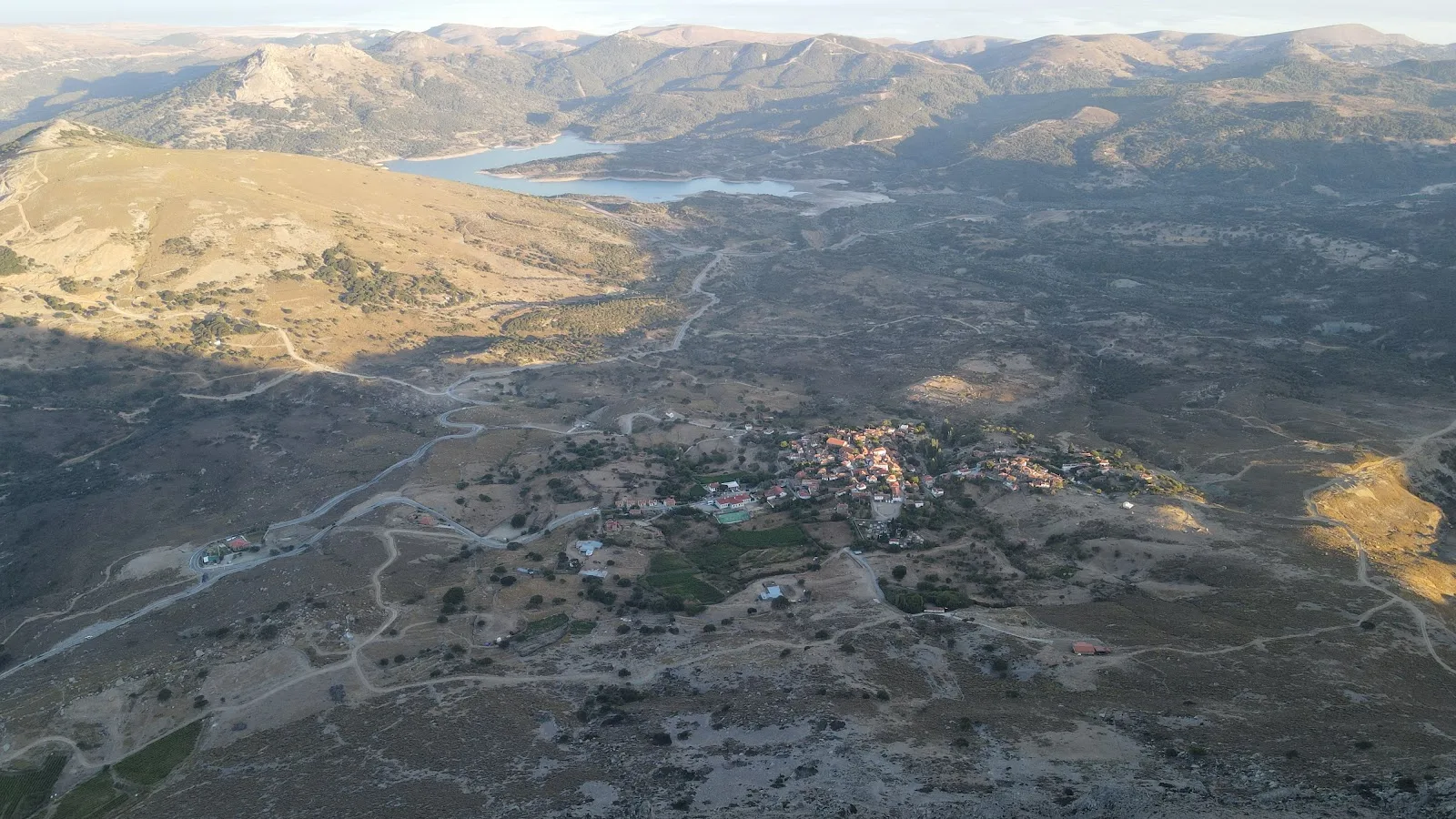 Gökçeada Tepeköy Rehberi: Tarihi Rum Köyü ve Tavernaları