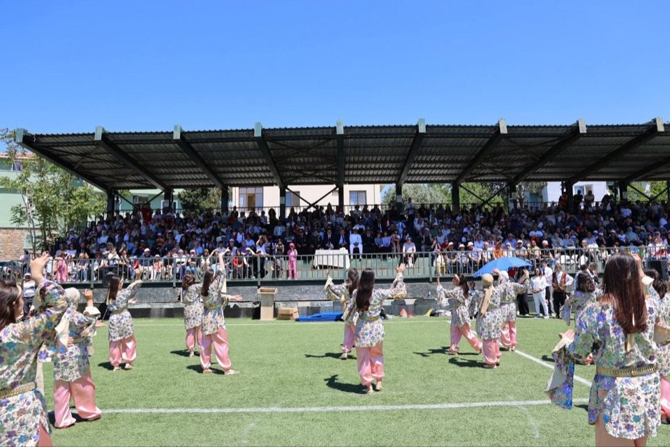 Folklor gösterisi