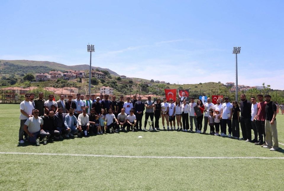 Ödül töreni toplu fotoğraf
