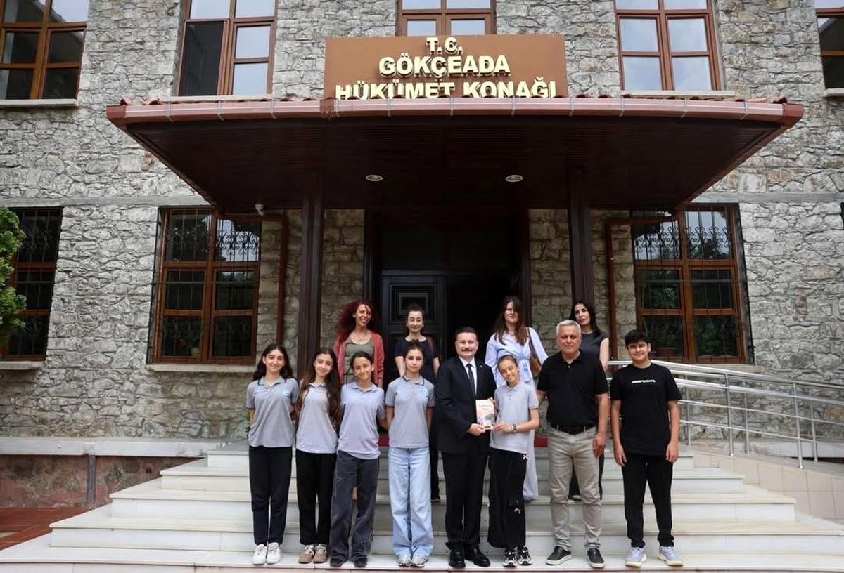 Gokceada'da 34 ogrencinin eseri kitap oldu