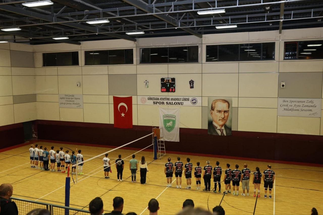 İki takım açılış töreninde