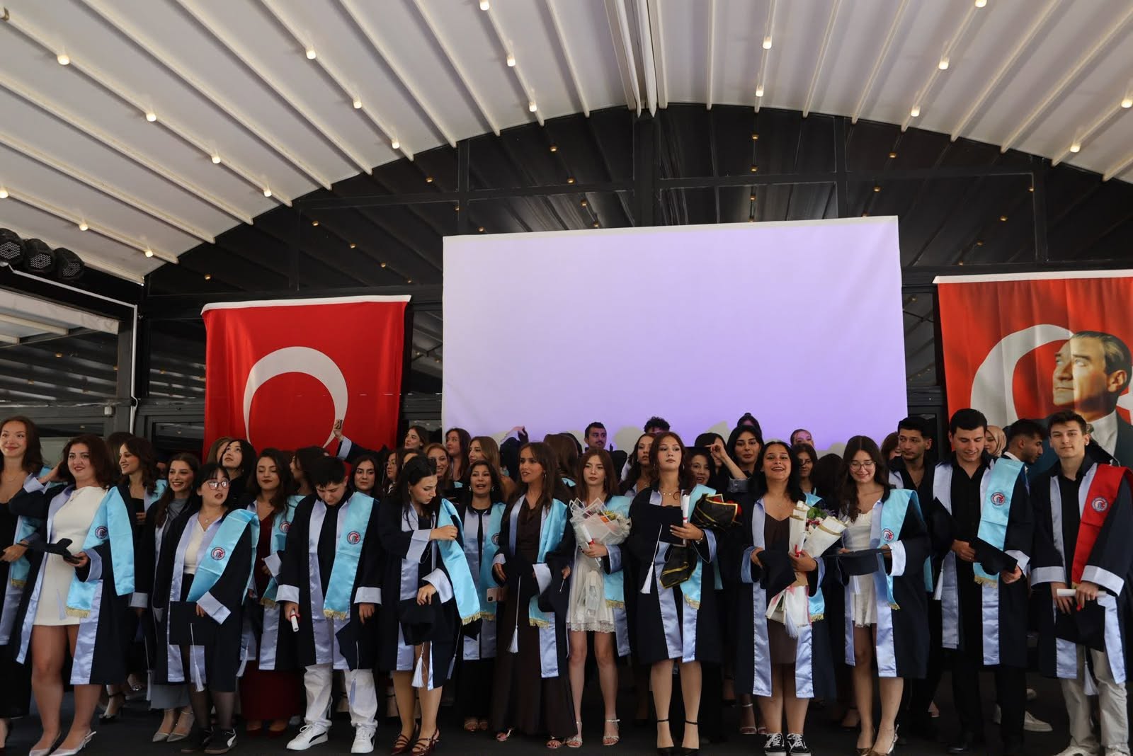 Mezuniyet töreni hatıra fotoğrafı