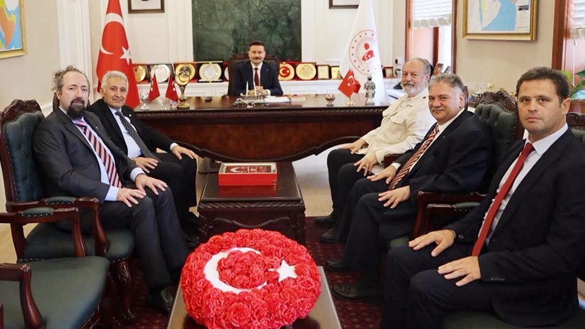 İstanbul Üniversitesi Dekanları Gökçeada'da Proje İçin Bir Araya Geldi
