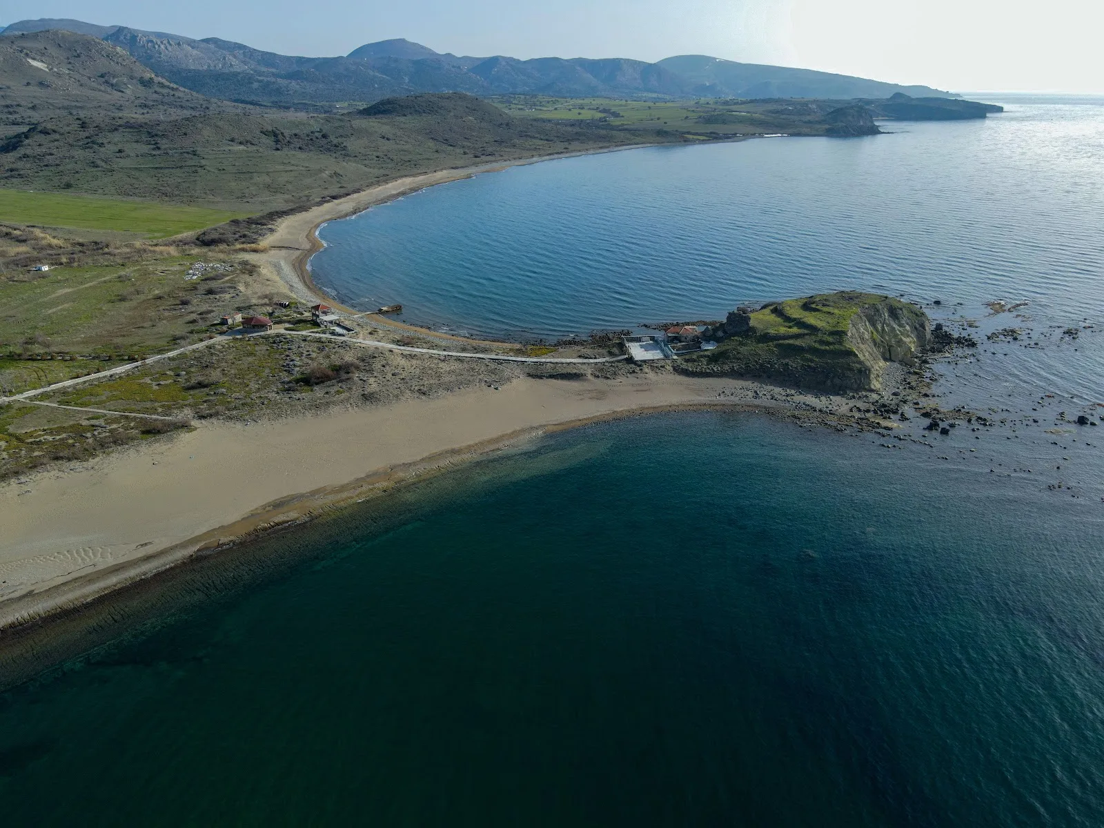 Yuvalı Plajı Rehberi: Gökçeada'nın Sakin Güney Koyu ve Bakanlık Tesisleri