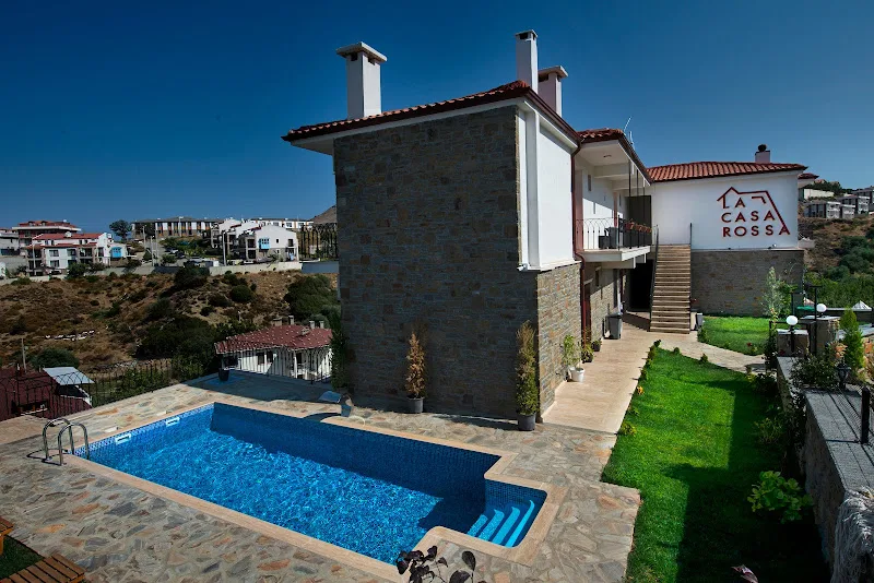 LA CASA ROSSA Arka Plan