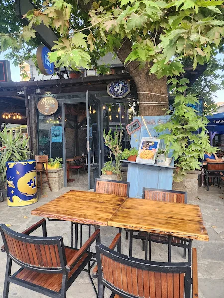 Mina Cafe