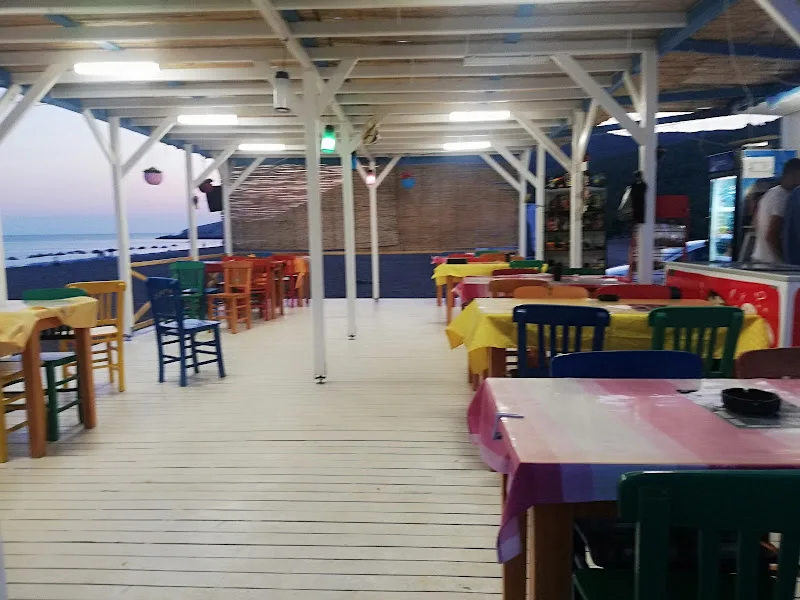 Plaj Cafe Güngör ün Yeri Arka Plan