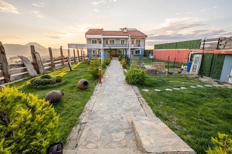 Şahika Konukevi Arka Plan