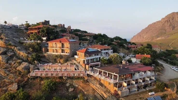 latifin yeri yakamoz otel