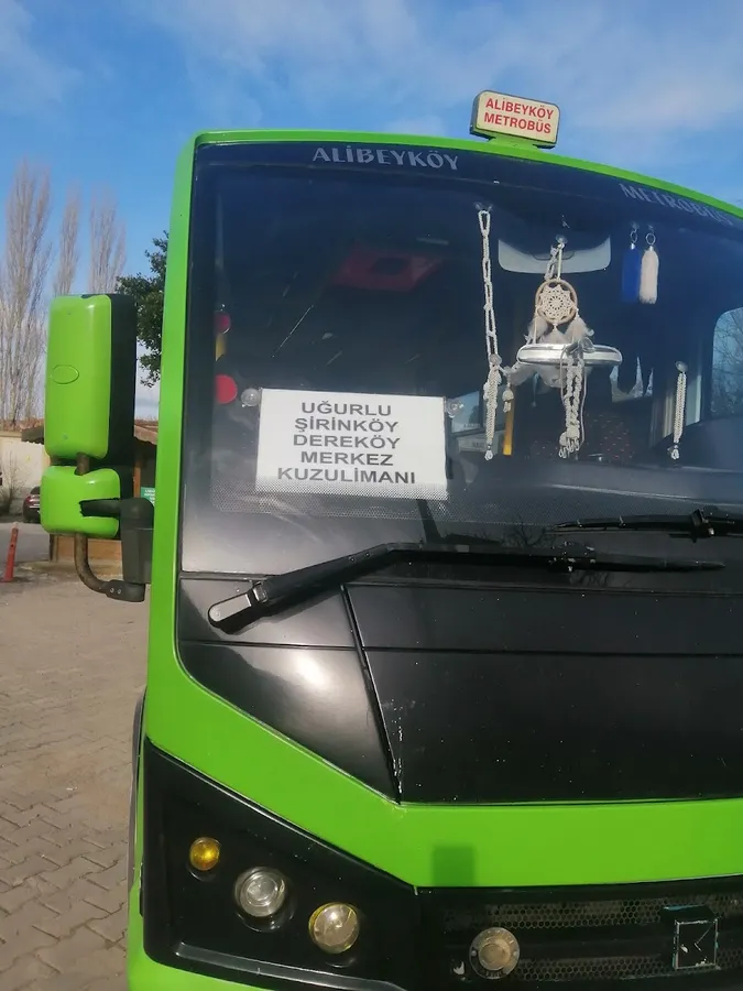 Gökçeada Belediyesi Özel Halk Otobüsü Durağı